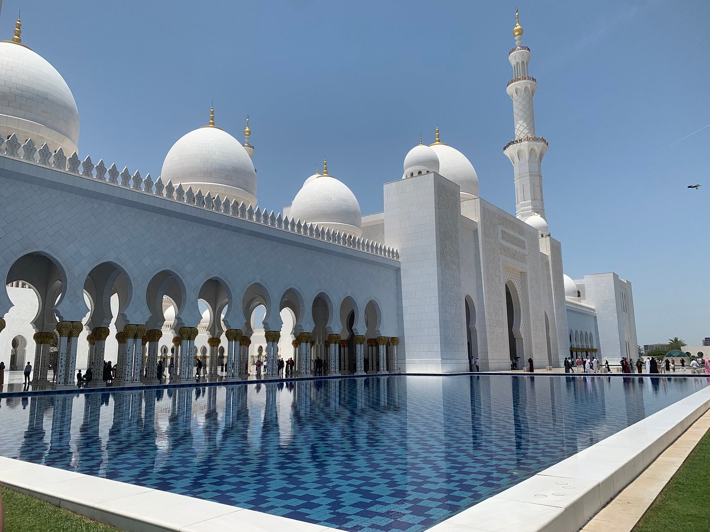 10) Abu Dhabi City Tour with Ferrari